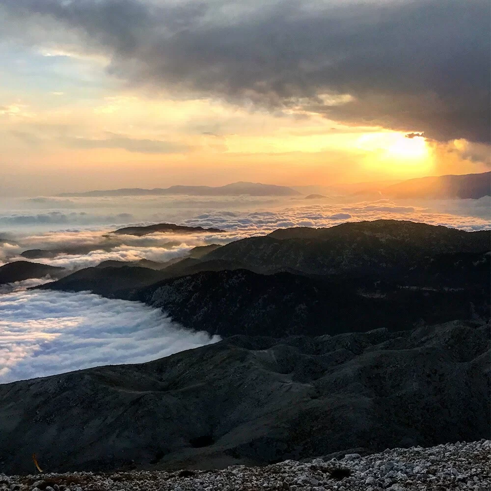 Закат и Живая музыка на вершине горы Тахталы - Олимпос